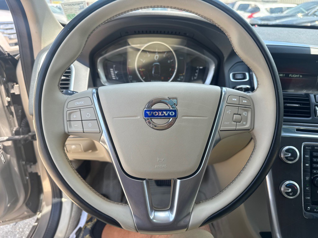 2016 Volvo XC60 Image 20