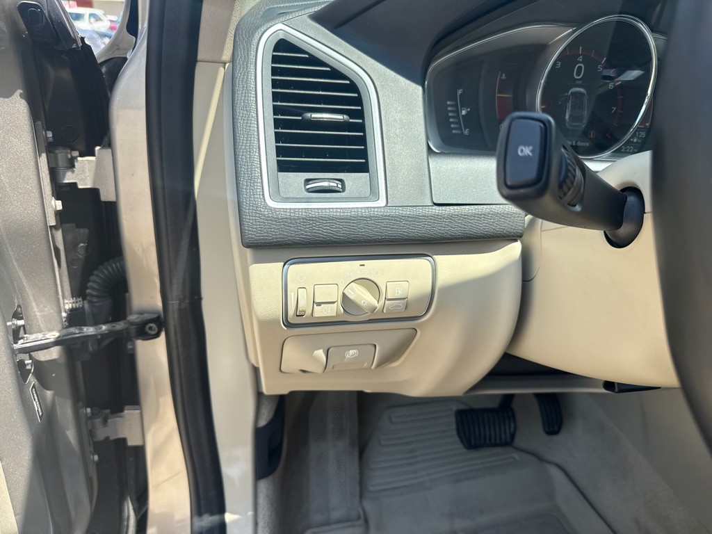 2016 Volvo XC60 Image 21