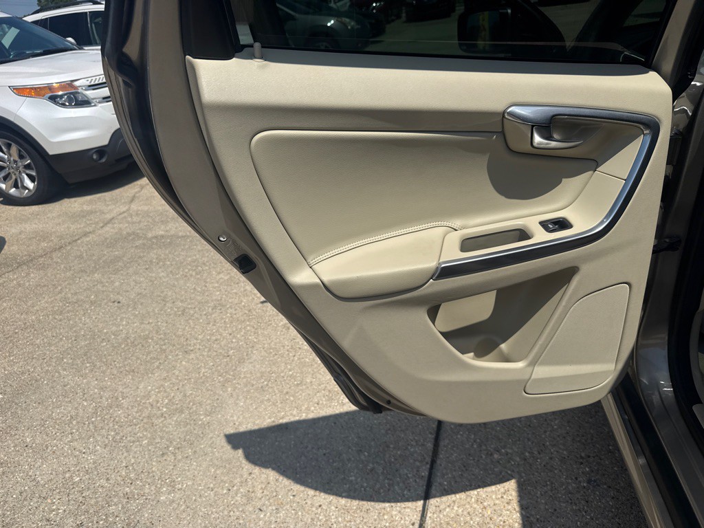 2016 Volvo XC60 Image 23