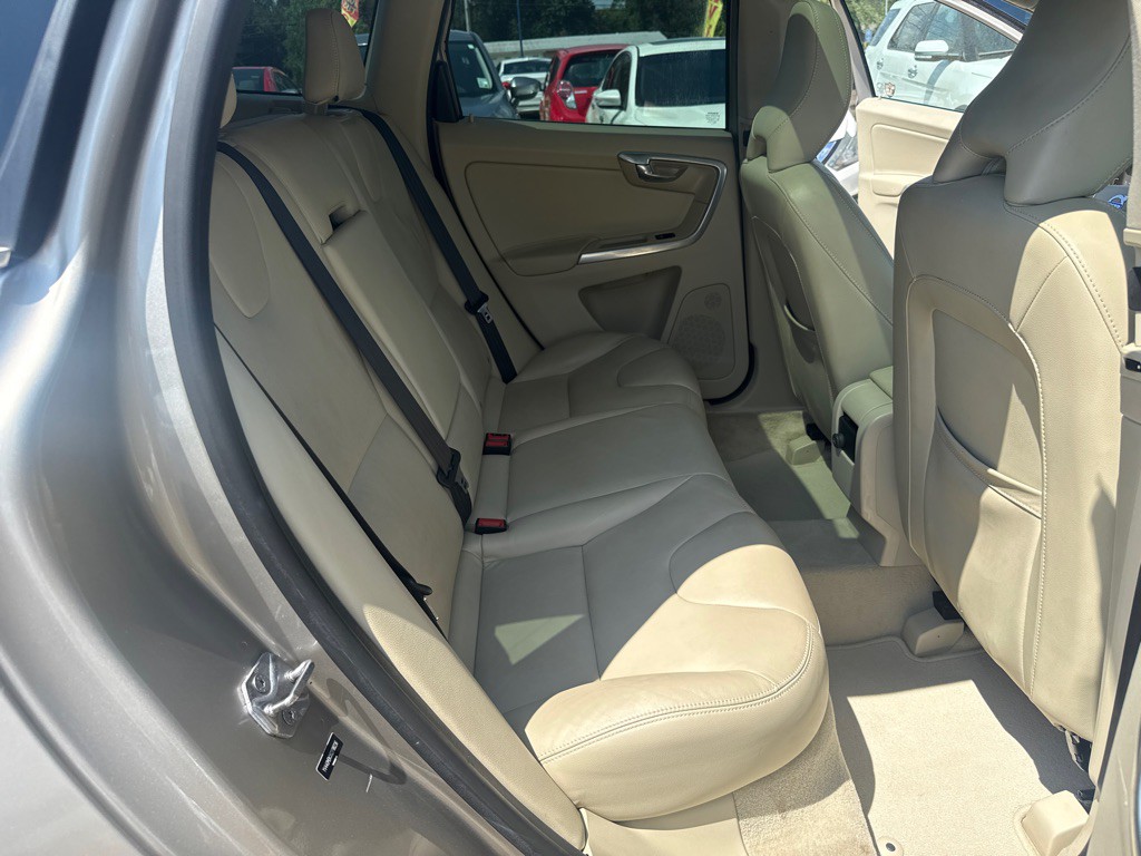 2016 Volvo XC60 Image 26