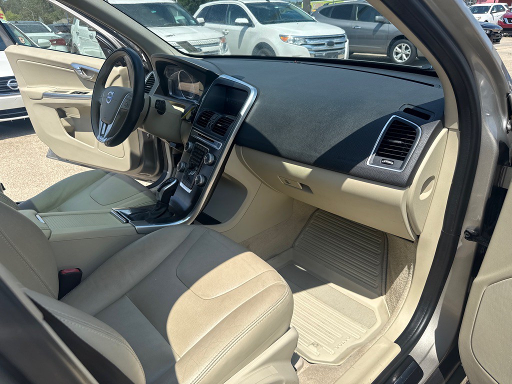 2016 Volvo XC60 Image 28