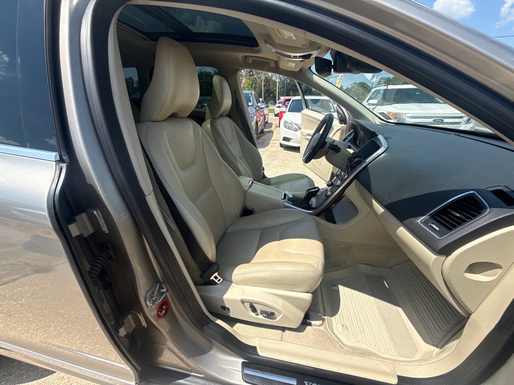 2016 Volvo XC60 Image 29