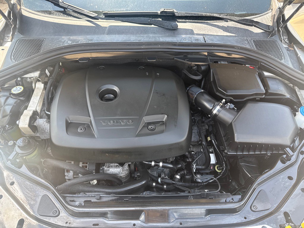 2016 Volvo XC60 Image 35
