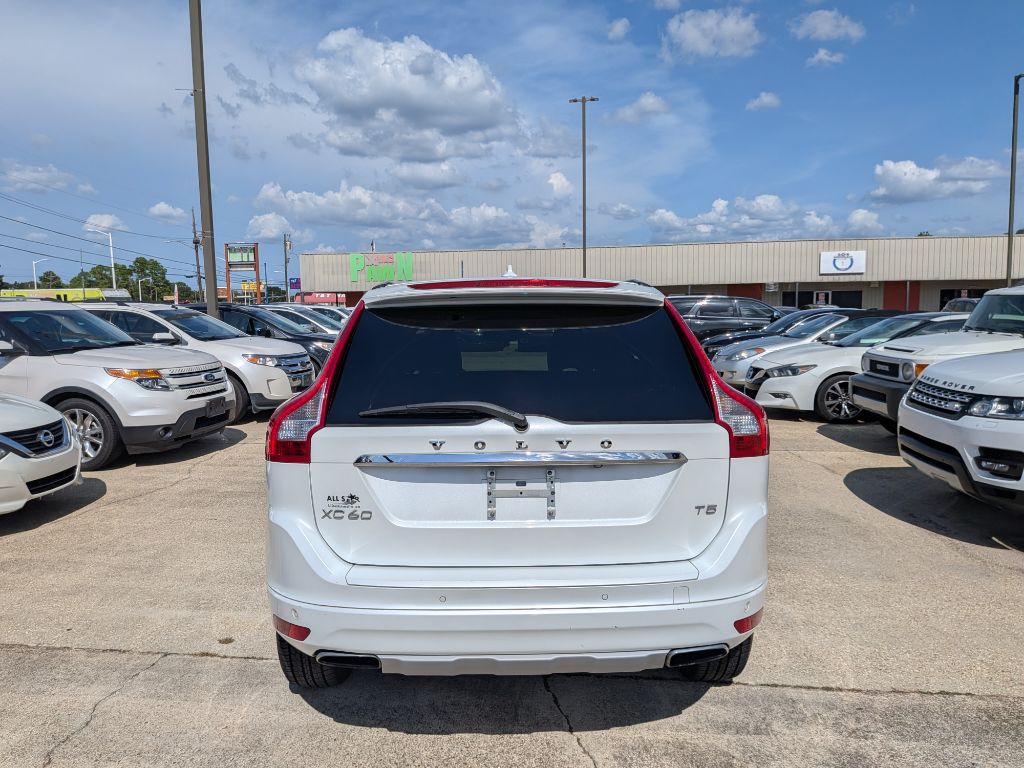 2016 Volvo XC60 Image 2