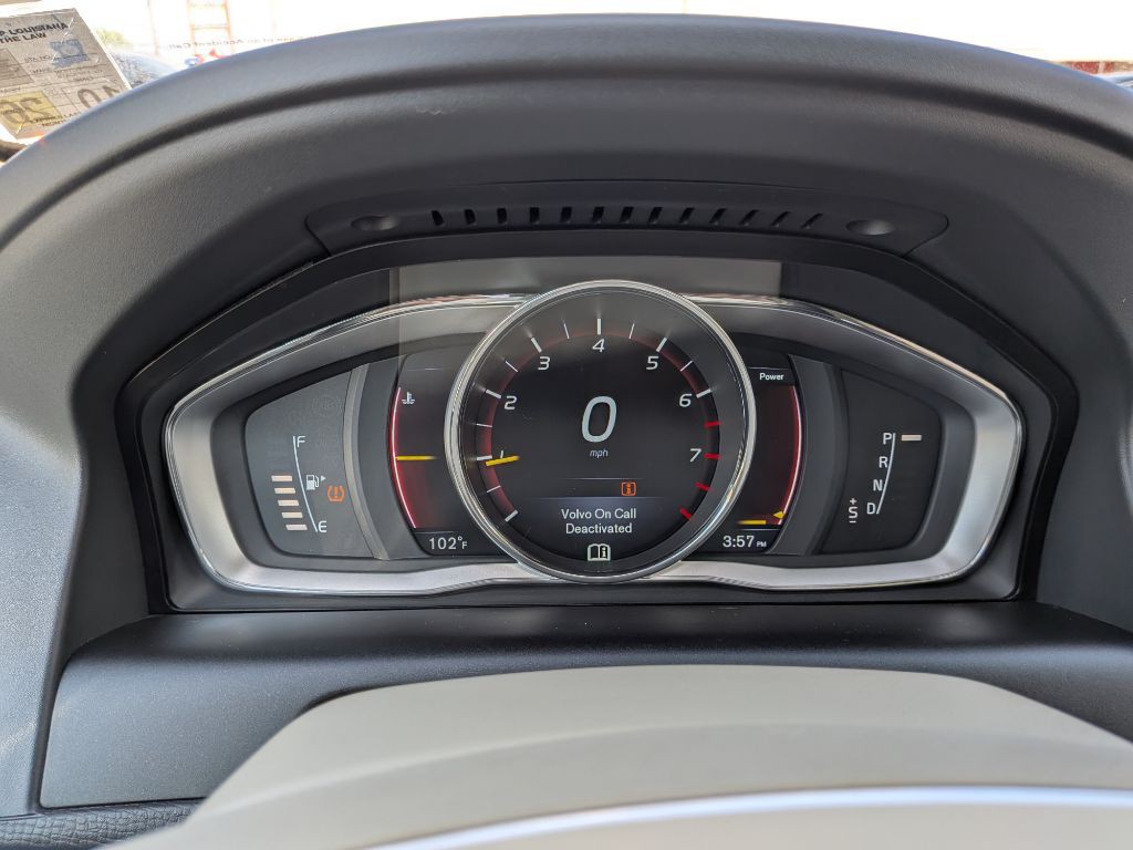 2016 Volvo XC60 Image 8