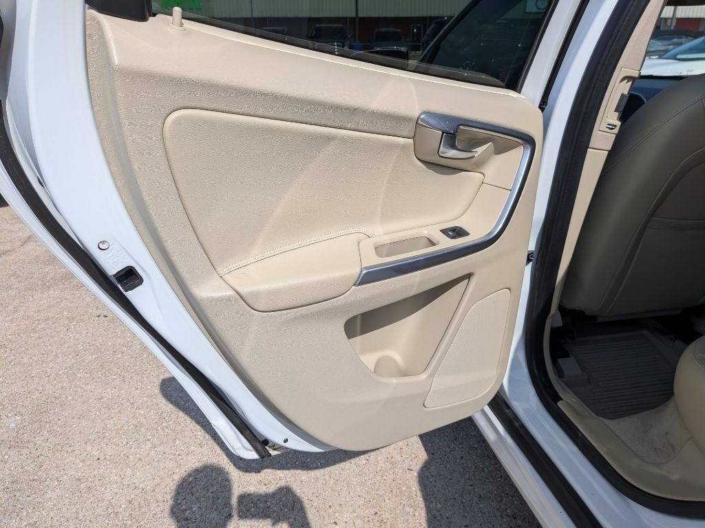 2016 Volvo XC60 Image 12