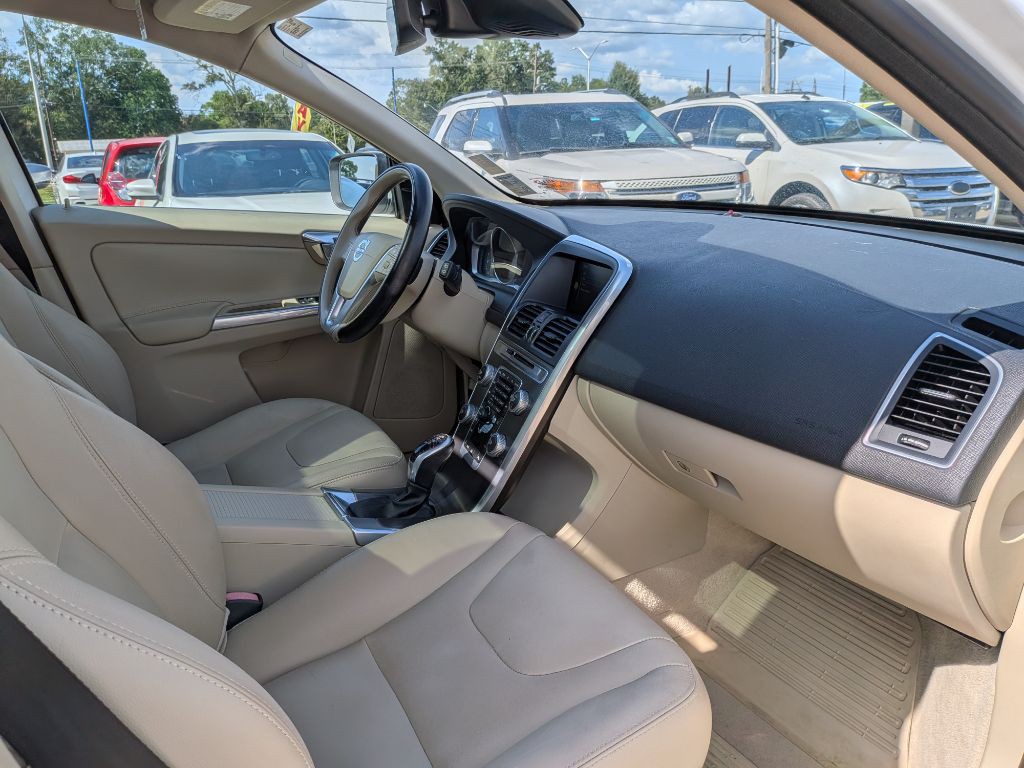 2016 Volvo XC60 Image 19