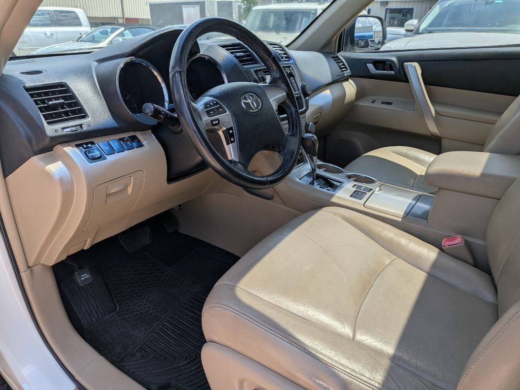 2013 Toyota Highlander Image 8