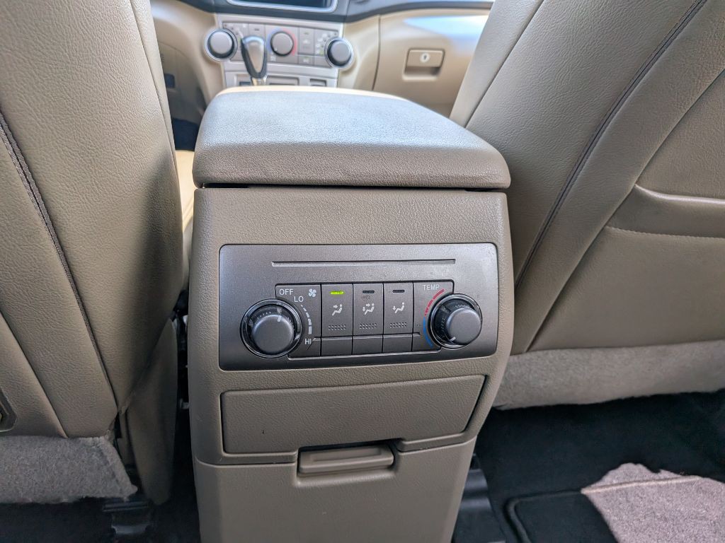 2013 Toyota Highlander Image 16