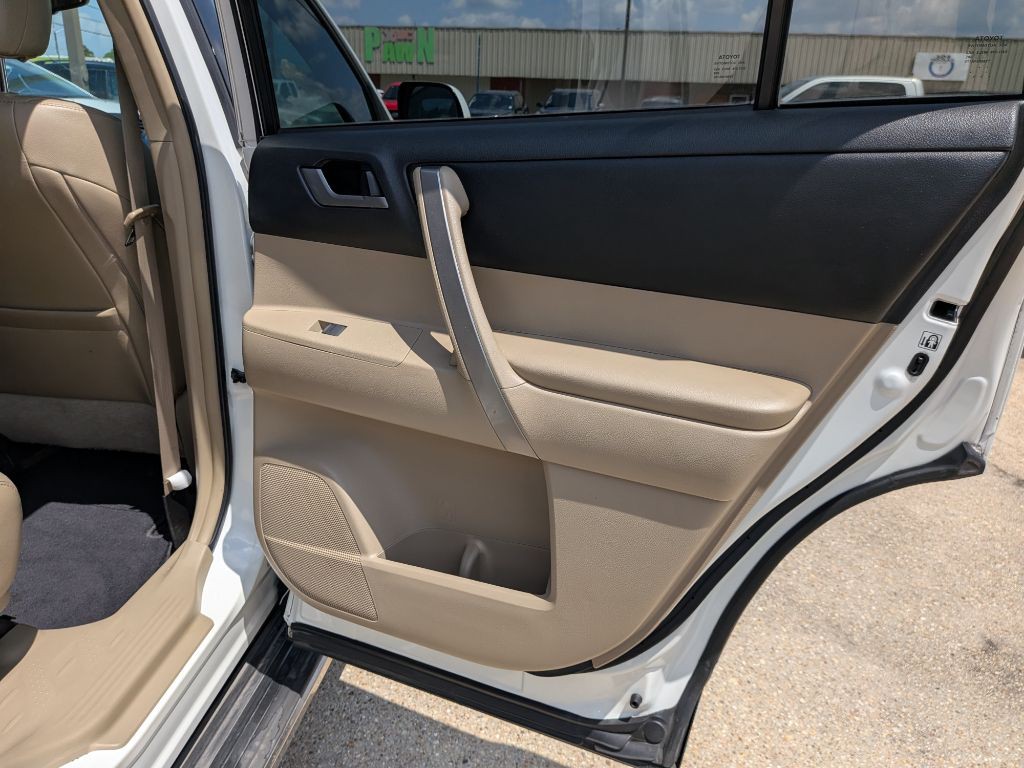 2013 Toyota Highlander Image 22