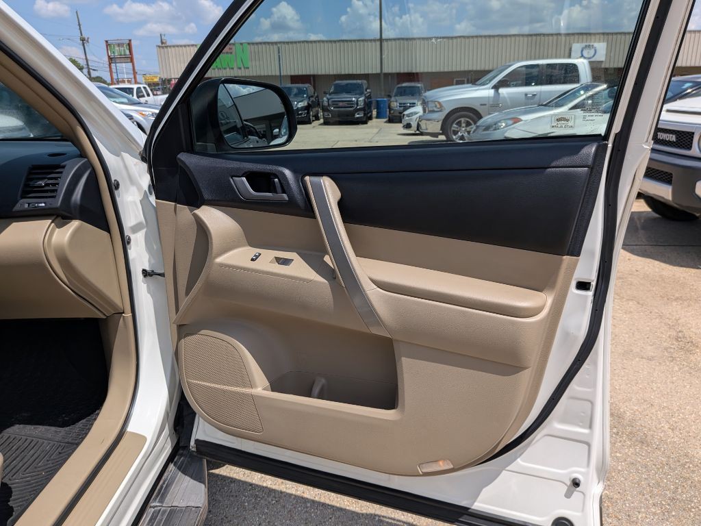 2013 Toyota Highlander Image 24