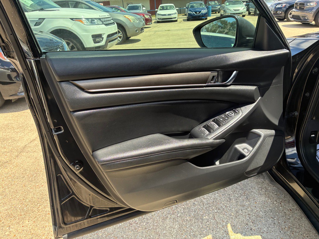 2019 Honda Accord Image 10