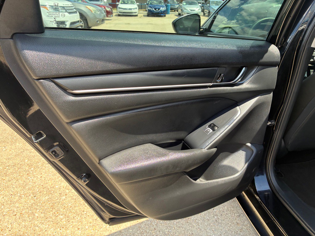 2019 Honda Accord Image 15