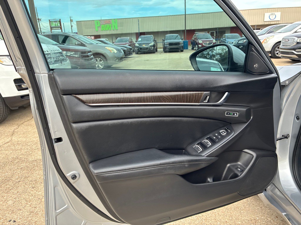 2019 Honda Accord Image 11