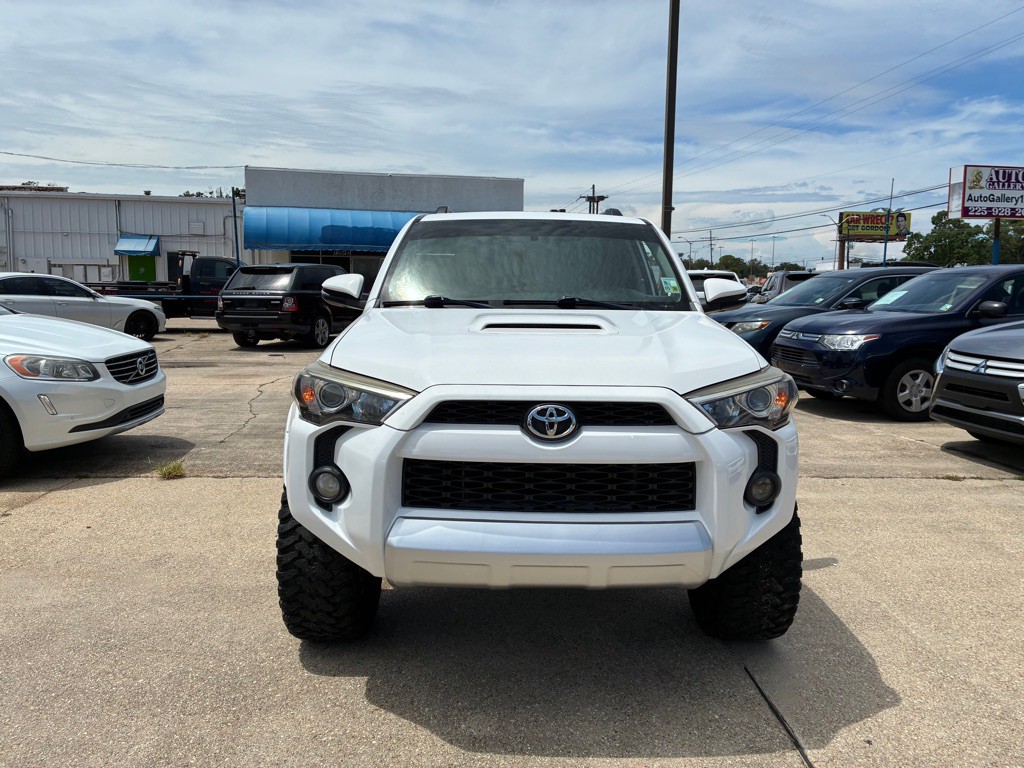 2015 Toyota 4Runner Image 2