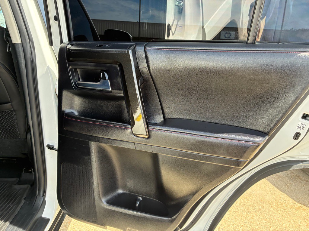 2015 Toyota 4Runner Image 18