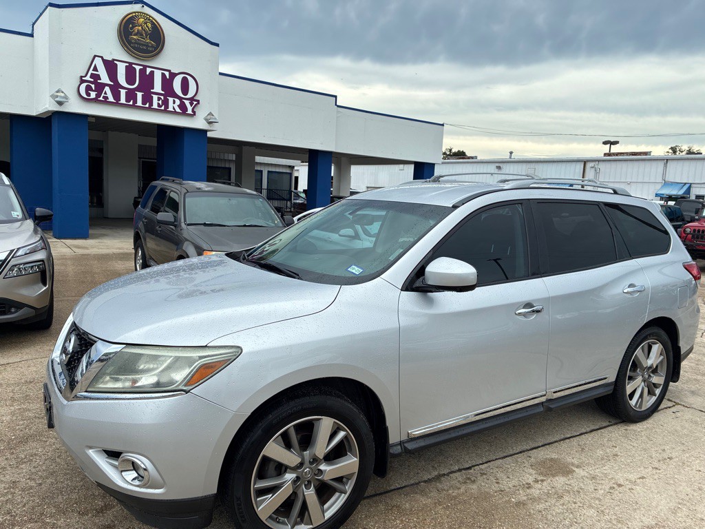 2013 Nissan Pathfinder Image 1