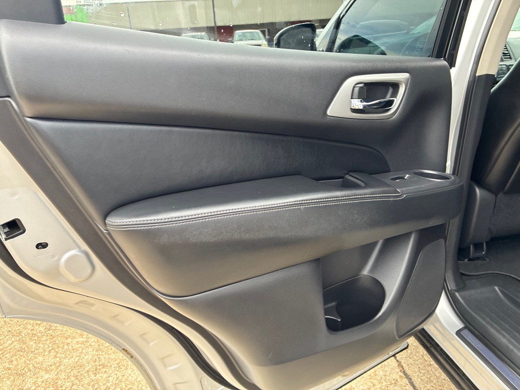 2013 Nissan Pathfinder Image 18