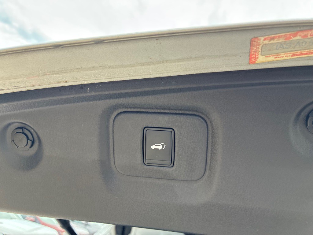 2013 Nissan Pathfinder Image 24