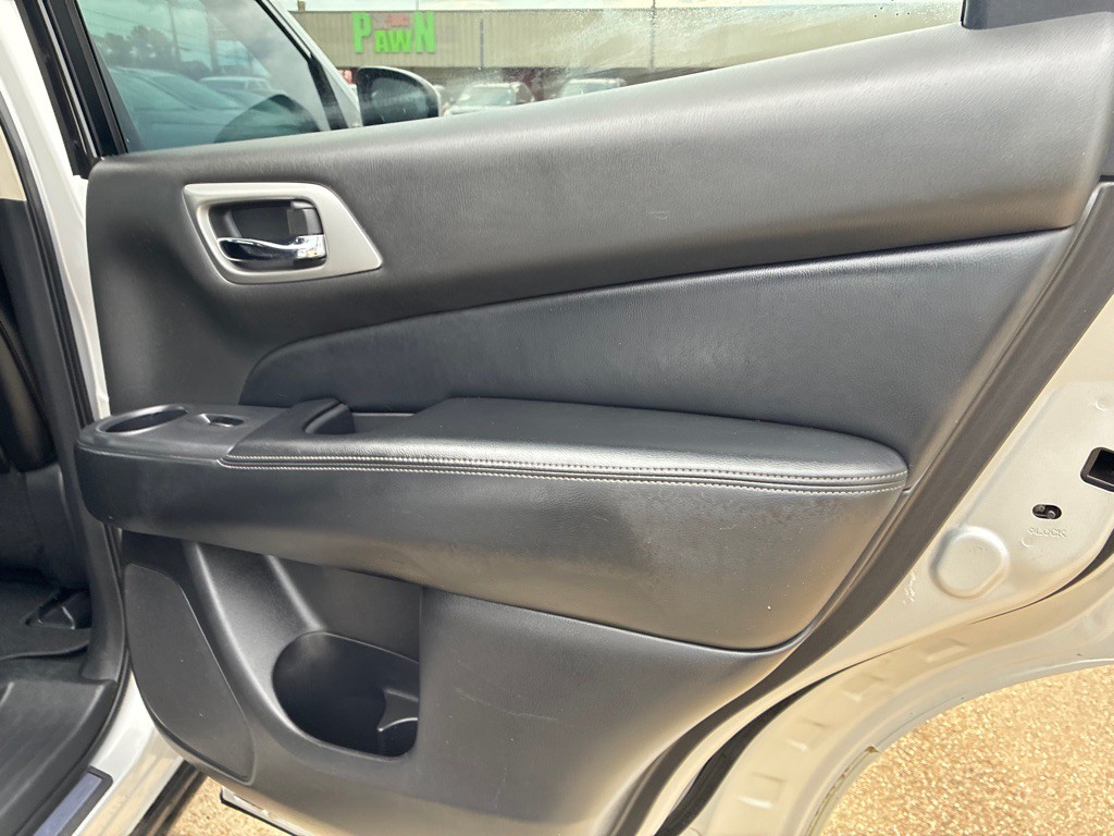 2013 Nissan Pathfinder Image 28