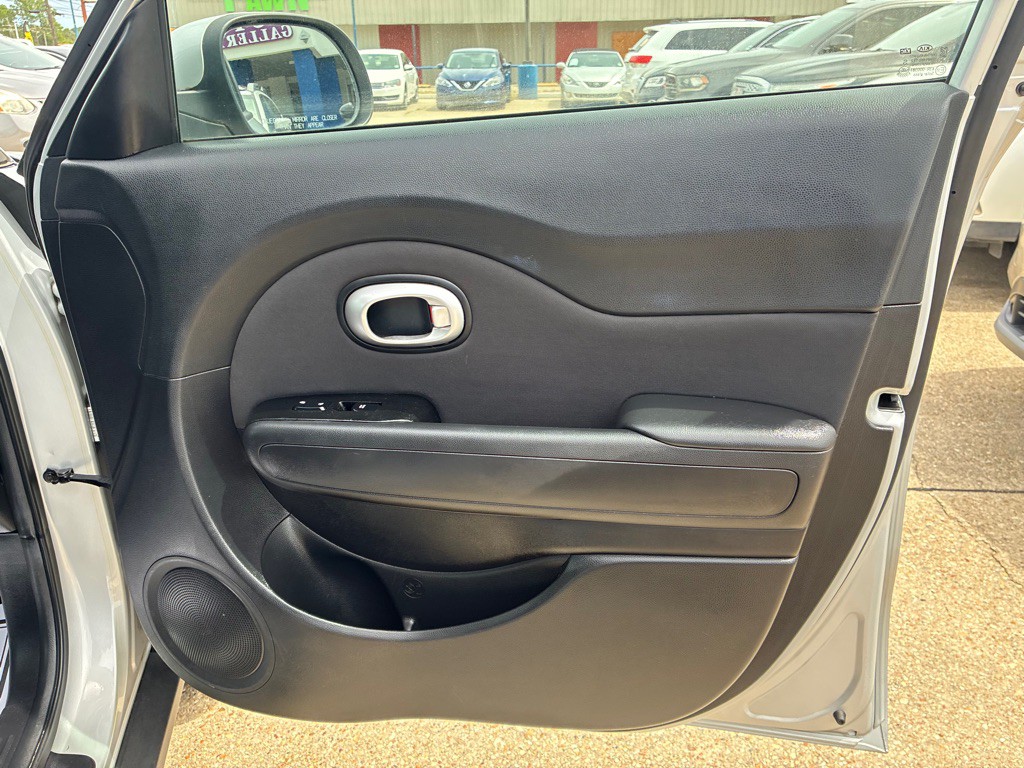 2014 Kia Soul Image 22