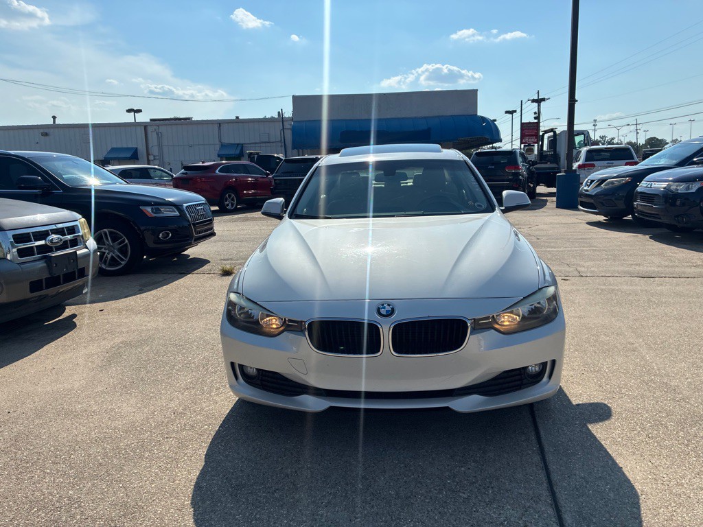 2014 BMW 3 Series Image 2