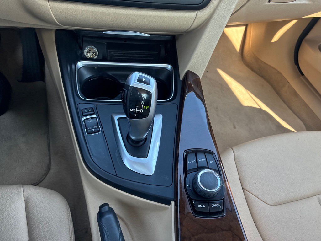2014 BMW 3 Series Image 14