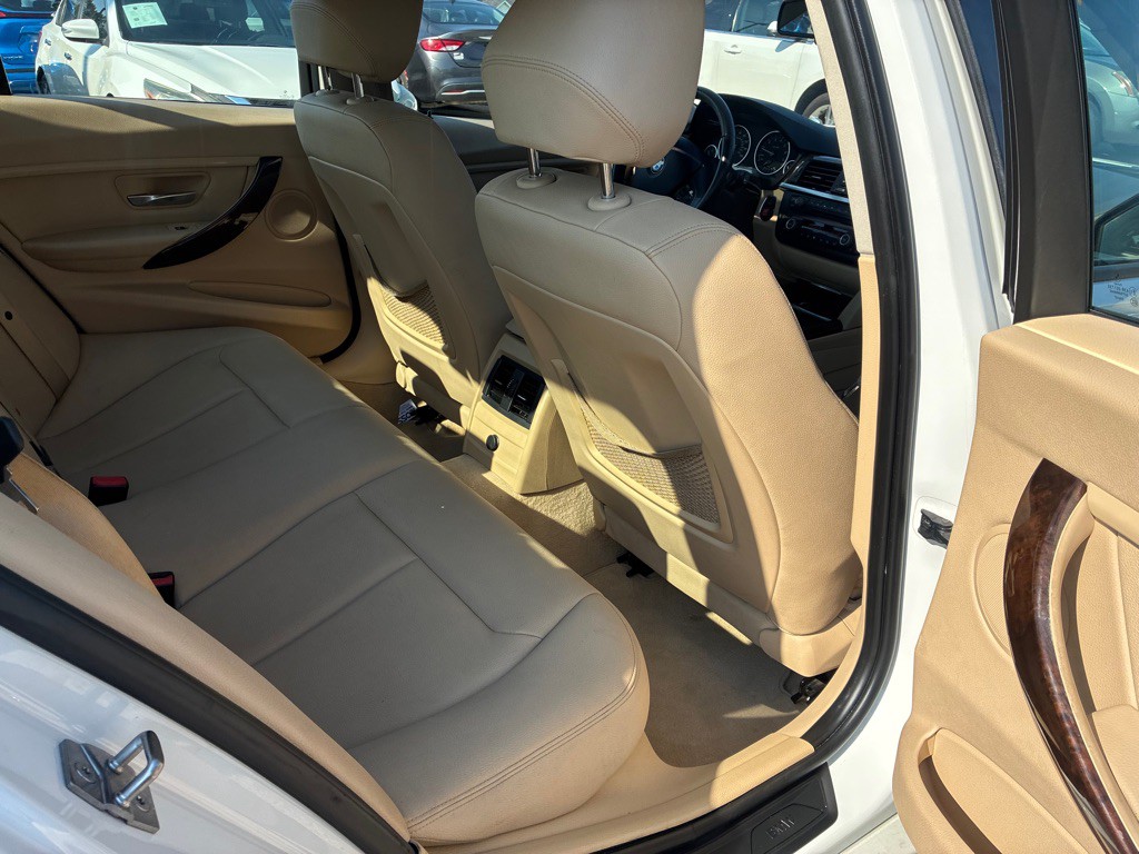 2014 BMW 3 Series Image 18