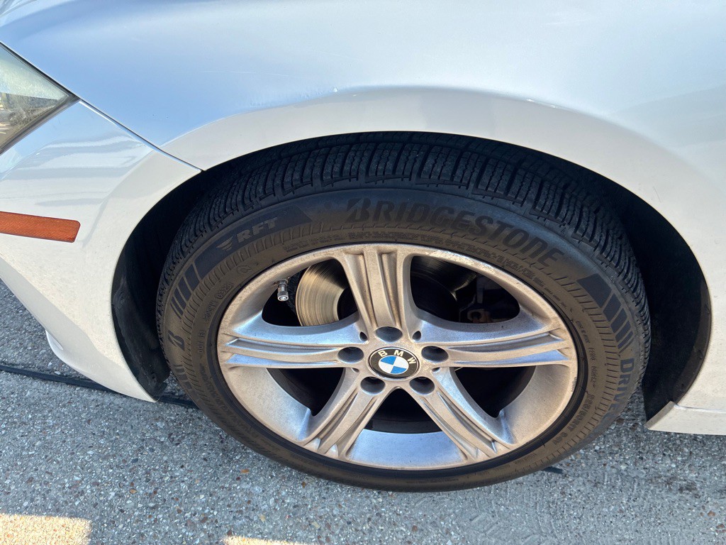 2014 BMW 3 Series Image 23