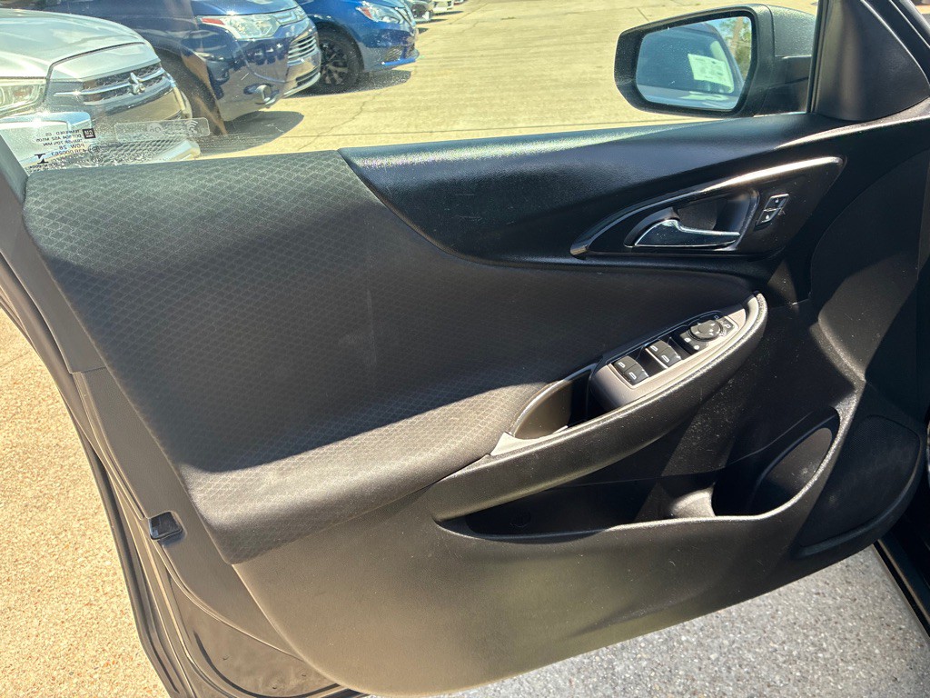 2017 Chevrolet Malibu Image 10