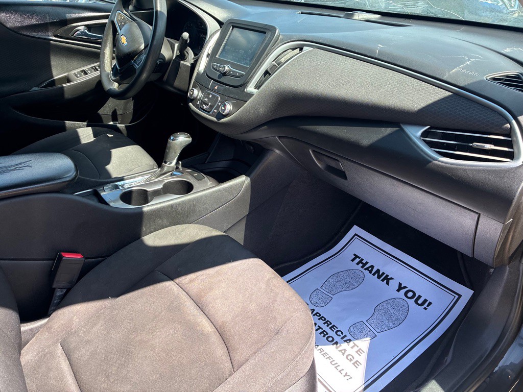 2017 Chevrolet Malibu Image 20