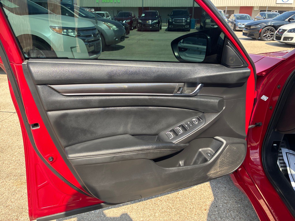 2020 Honda Accord Image 12