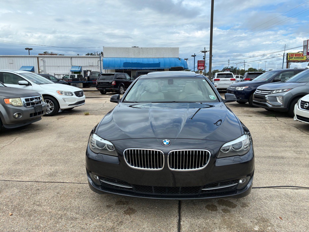 2011 BMW 5 Series Image 2
