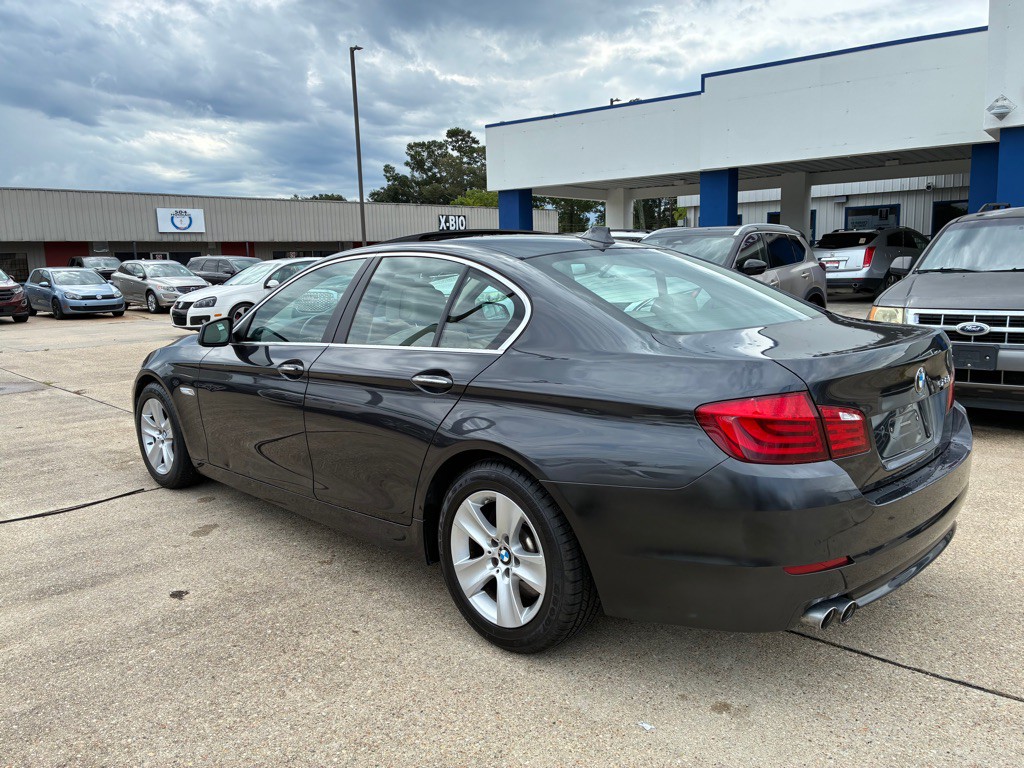 2011 BMW 5 Series Image 7