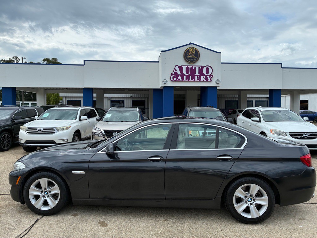 2011 BMW 5 Series Image 8