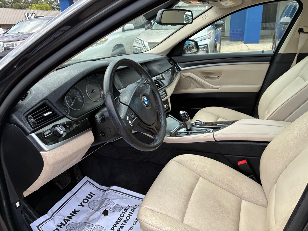 2011 BMW 5 Series Image 10