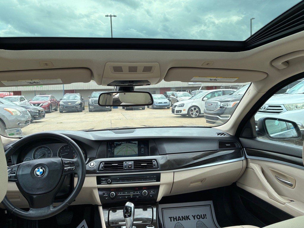 2011 BMW 5 Series Image 16