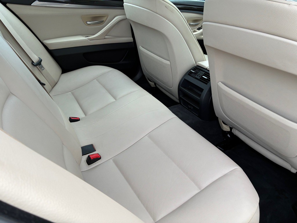 2011 BMW 5 Series Image 22