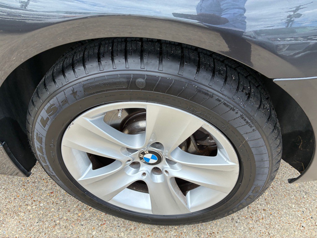 2011 BMW 5 Series Image 28