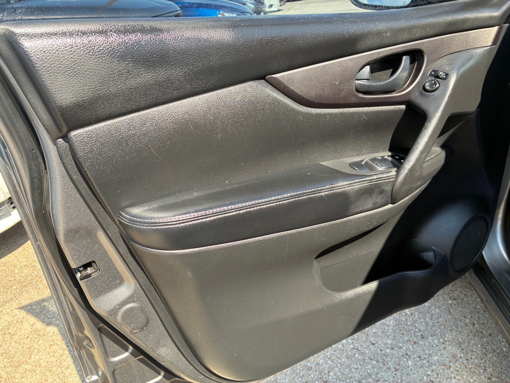 2020 Nissan Rogue Image 9