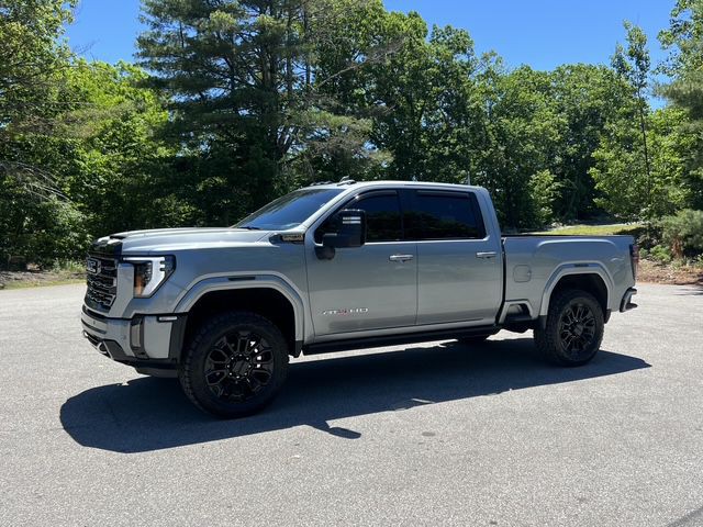 2024 GMC Sierra Image 2
