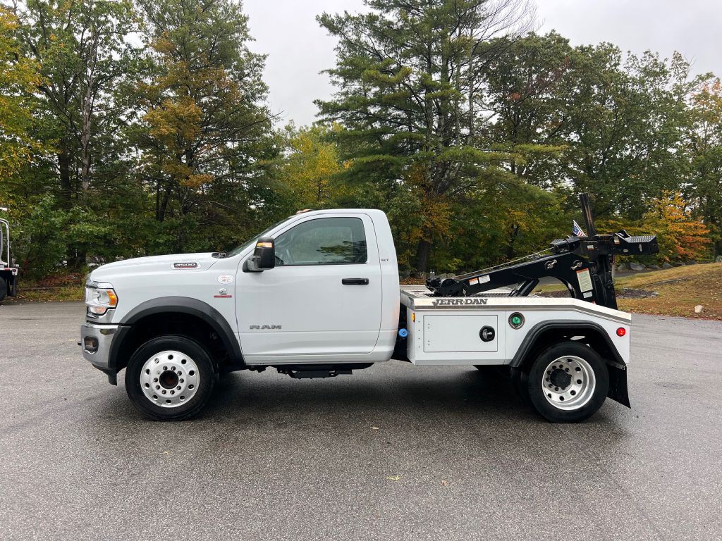 2024 RAM 4500 Image 3
