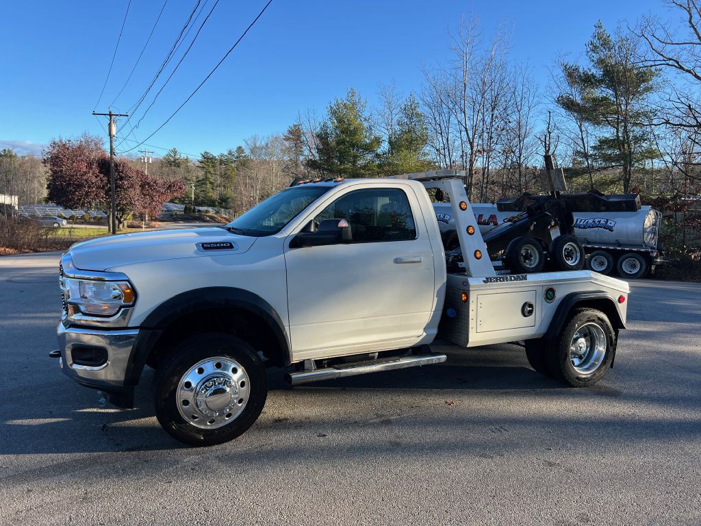 2022 RAM 5500 Image 2