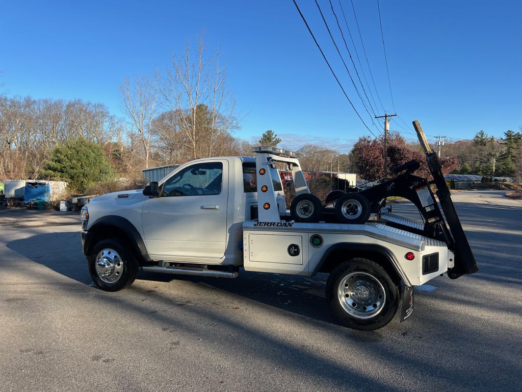 2022 RAM 5500 Image 3