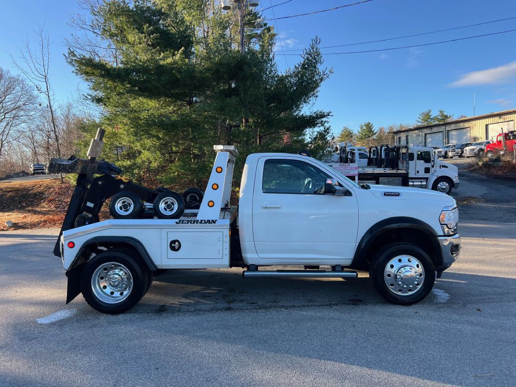 2022 RAM 5500 Image 6