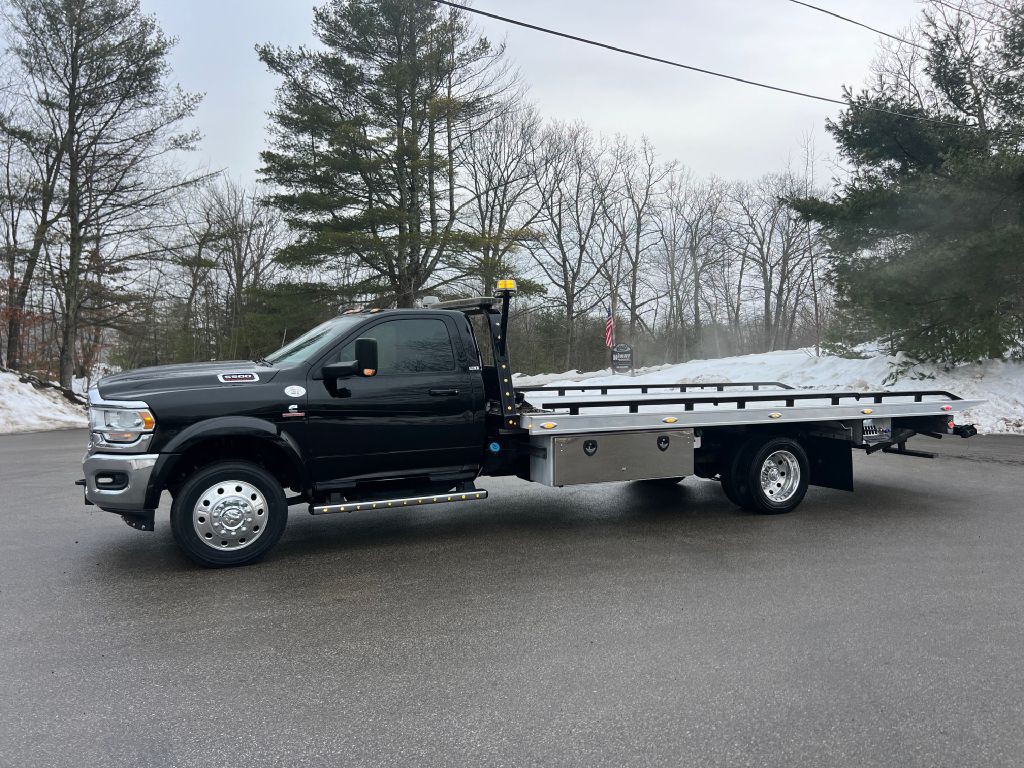 2021 RAM 5500 Image 2