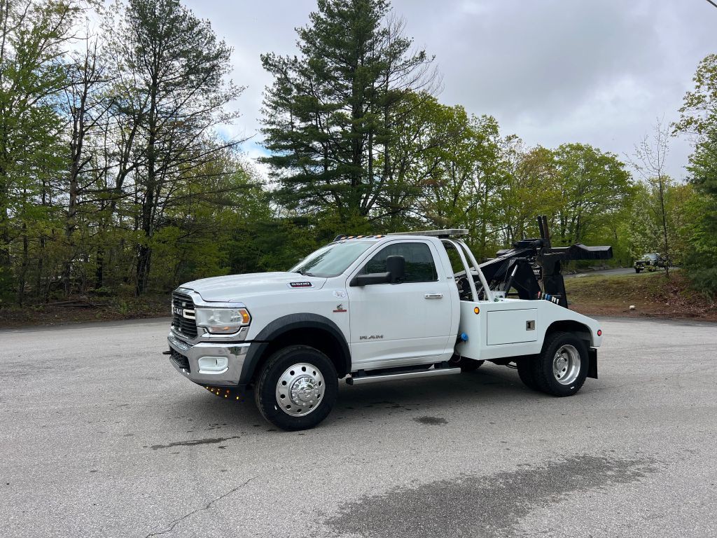 2019 RAM 5500 Image 2