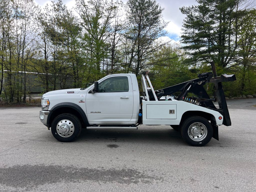 2019 RAM 5500 Image 3