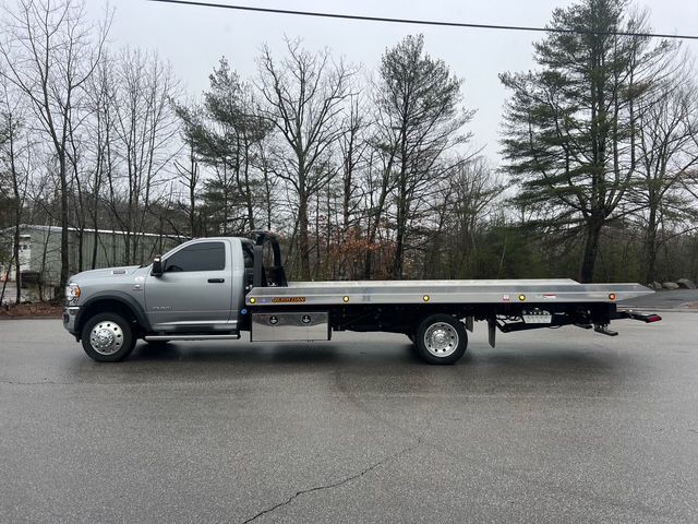 2024 RAM 5500 Image 3