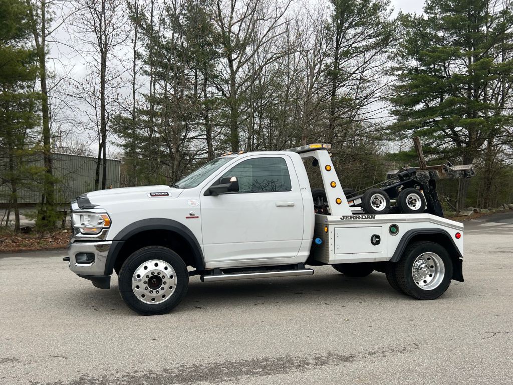 2022 RAM 5500 Image 2